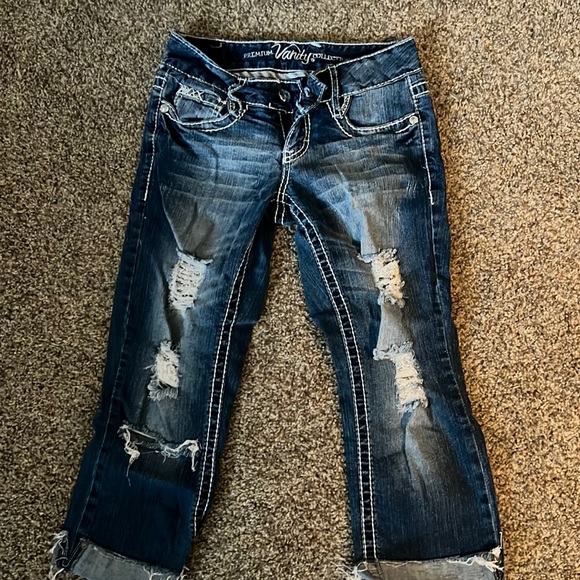 Low rise distressed cropped jeans - Picture 1 of 3